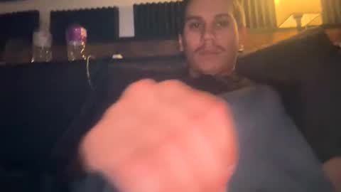 Snapshot of bigben281330 chatting on March 16, 7:29 pm bigben281330 online show from March 16, 7:29 pm