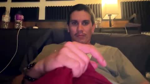 Snapshot of bigben281330 chatting on March 18, 3:53 am bigben281330 online show from March 18, 3:53 am