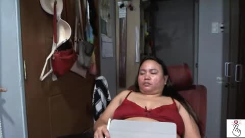 Snapshot of bigboobslyn chatting on February 25, 7:23 pm bigboobslyn online show from February 25, 7:23 pm