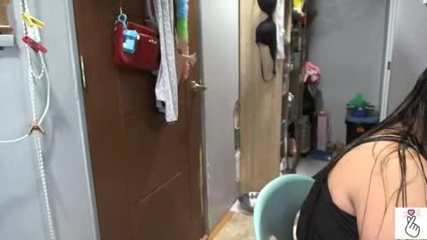 Snapshot of bigboobslyn chatting on March 14, 7:58 am bigboobslyn online show from March 14, 7:58 am