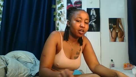 BigBoootyy online show from November 3, 5:25 pm