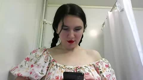 Isabella online show from November 5, 8:36 am