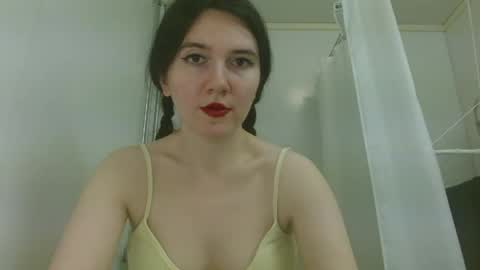 Isabella online show from April 2, 3:48 am