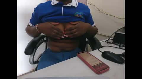 bigbumboobs98 online show from September 26, 8:40 am