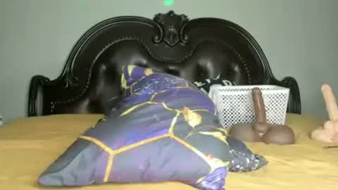 bigbuttsarena online show from October 22, 4:40 pm