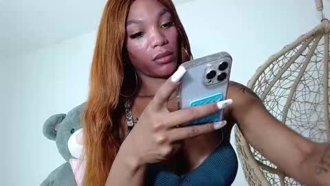 Snapshot of bigcockebonyts chatting on October 9, 5:27 am .. online show from October 9, 5:27 am