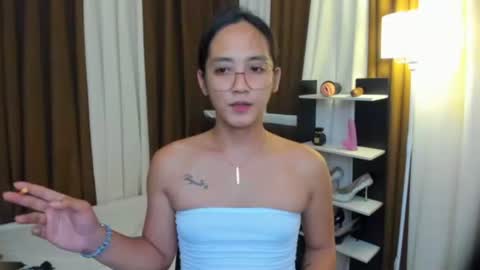 SUCK ME TILL I EXPLODE online show from November 17, 8:20 am