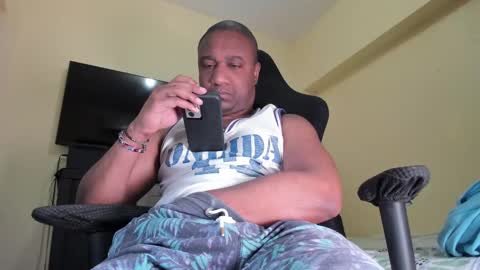 bigcockk23 online show from December 11, 5:04 pm