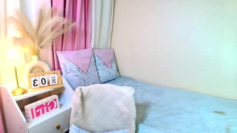 HOLLY online show from December 3, 10:02 am