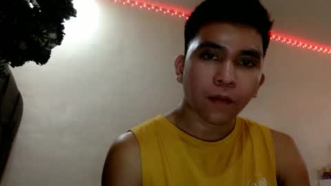 Snapshot of bigcocksimonxx chatting on March 9, 6:11 pm Simon online show from March 9, 6:11 pm