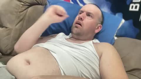 Snapshot of bigcocksuckingslut chatting on March 19, 12:36 am bigcocksuckingslut online show from March 19, 12:36 am