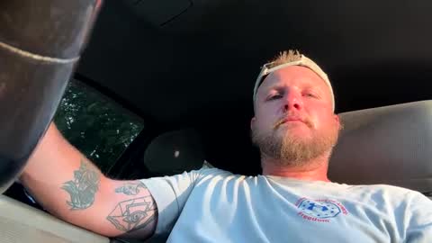 HoosierDaddy3i7 online show from September 14, 11:04 pm