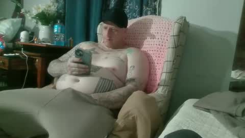 Snapshot of bigdaddy776389 chatting on December 17, 3:56 am bigdaddy776389 online show from December 17, 3:56 am