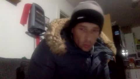 Snapshot of bigdickdangles472924 chatting on February 12, 11:33 pm bigdickdangles472924 online show from February 12, 11:33 pm