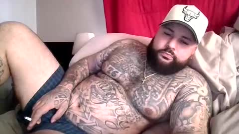 Snapshot of bigdickrican94 chatting on January 9, 7:40 pm bigdickrican94 online show from January 9, 7:40 pm