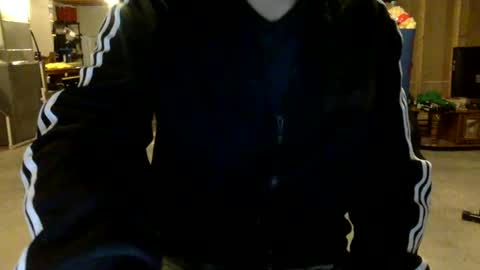 Snapshot of bigdickshowoff9877 chatting on June 16, 6:38 am Bigdickshowoff9877 online show from June 16, 6:38 am