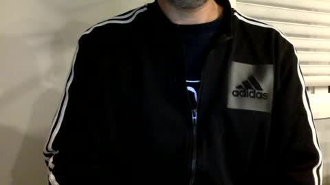 Snapshot of bigdickshowoff9877 chatting on June 18, 6:02 am Bigdickshowoff9877 online show from June 18, 6:02 am