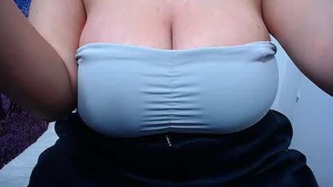  Sunny   online show from June 13, 3:04 am