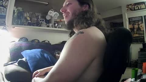 biggerisbetter21 online show from December 8, 9:02 am