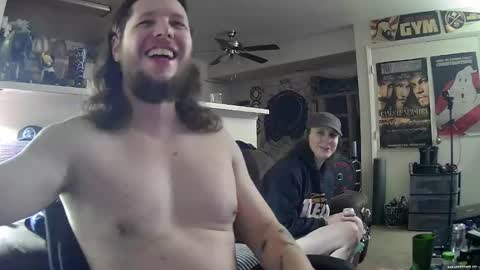 biggerisbetter21 online show from December 13, 9:35 am