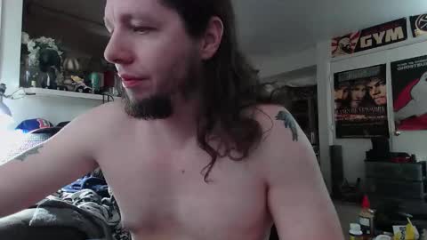 biggerisbetter21 online show from October 15, 10:10 pm