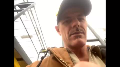 Snapshot of biggymemo69 chatting on December 17, 5:15 pm biggymemo69 online show from December 17, 5:15 pm