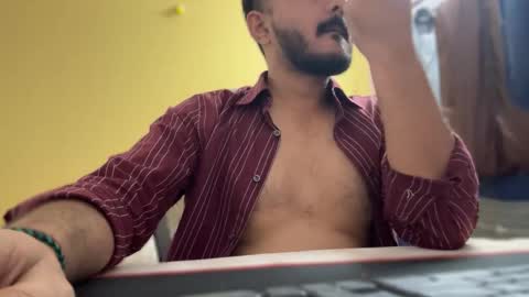 bighandsomesatisfy online show from March 30, 6:53 pm