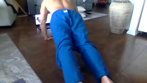 Snapshot of bigjoed233 chatting on January 18, 3:38 pm bigjoed233 online show from January 18, 3:38 pm