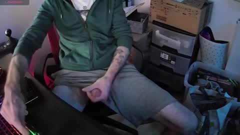 Snapshot of biglummel15 chatting on February 27, 10:53 pm biglummel15 online show from February 27, 10:53 pm