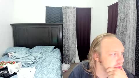 bigmike20129020 online show from September 9, 8:14 am