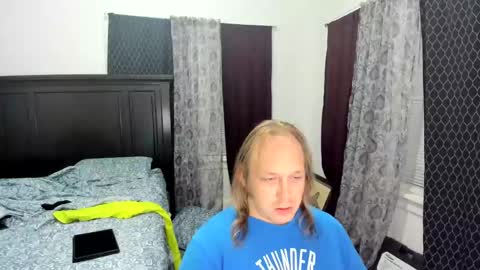 bigmike20129020 online show from October 13, 8:36 am