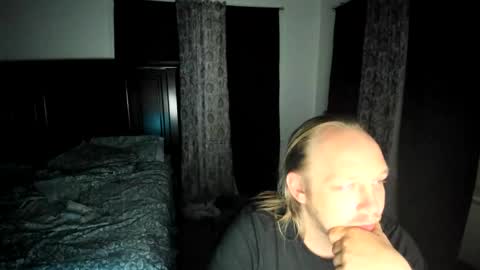 Snapshot of bigmike20129020 chatting on February 12, 9:37 am bigmike20129020 online show from February 12, 9:37 am