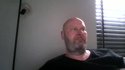 Snapshot of bigmike3339 chatting on February 19, 8:21 am bigmike3339 online show from February 19, 8:21 am