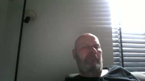 Snapshot of bigmike3339 chatting on March 11, 8:42 am bigmike3339 online show from March 11, 8:42 am