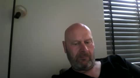 Snapshot of bigmike3339 chatting on March 19, 9:35 am bigmike3339 online show from March 19, 9:35 am