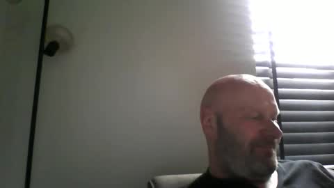 Snapshot of bigmike3339 chatting on April 16, 7:09 am bigmike3339 online show from April 16, 7:09 am