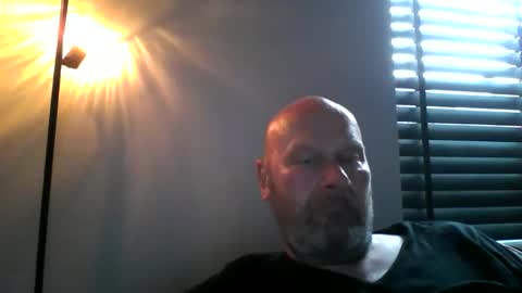 Snapshot of bigmike3339 chatting on May 31, 7:15 am bigmike3339 online show from May 31, 7:15 am