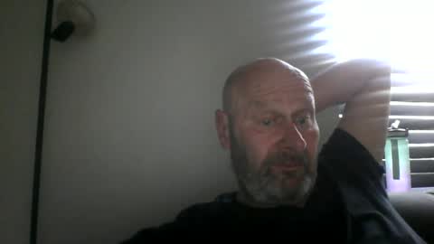 Snapshot of bigmike3339 chatting on June 18, 5:06 pm bigmike3339 online show from June 18, 5:06 pm
