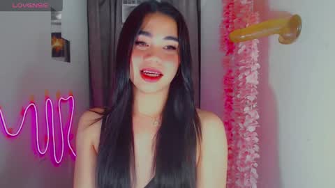 kiaaannaaaa online show from April 15, 12:34 pm