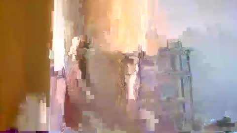 Snapshot of bignlouis chatting on December 11, 9:09 am Nicolas online show from December 11, 9:09 am