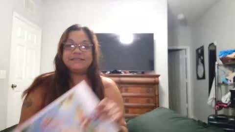 the Mini mami online show from October 6, 7:50 am