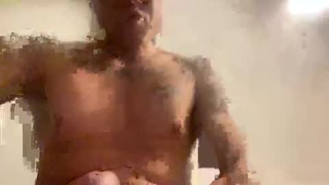 Snapshot of bigpapilong77 chatting on November 23, 2:17 pm bigpapilong77 online show from November 23, 2:17 pm