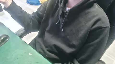 Snapshot of bigpeepdude chatting on April 4, 3:53 pm bigpeepdude online show from April 4, 3:53 pm