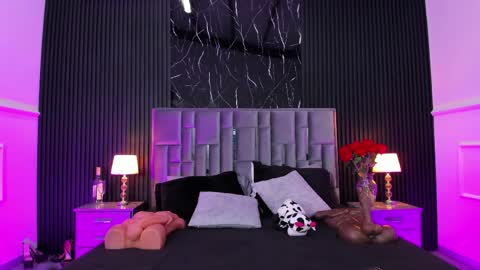 Snapshot of bigsexxyass chatting on May 21, 10:33 am Zayra online show from May 21, 10:33 am