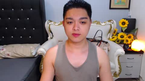 Snapshot of bigshowforyouxx chatting on February 18, 1:11 pm Jay online show from February 18, 1:11 pm