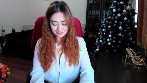 Snapshot of bigsmiletits chatting on December 30, 9:37 am Julia online show from December 30, 9:37 am