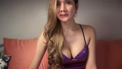Yna     online show from January 3, 4:59 pm