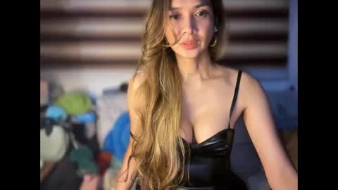 Yna     online show from November 17, 12:27 am