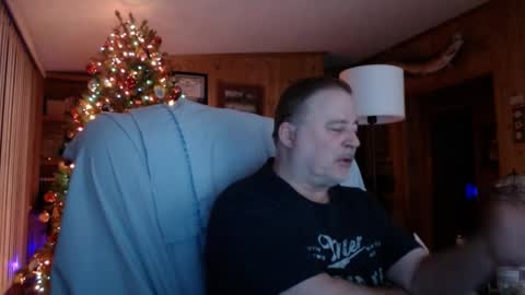 Snapshot of bigthicksatisfying2 chatting on January 6, 12:37 am bigthicksatisfying2 online show from January 6, 12:37 am