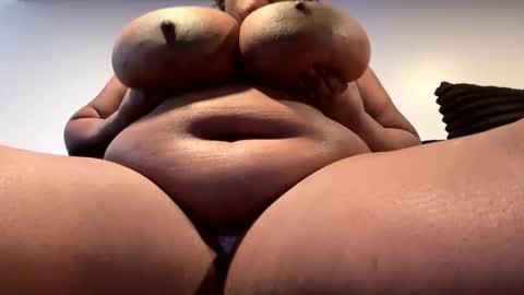 bigtiddygalore online show from April 28, 3:06 pm